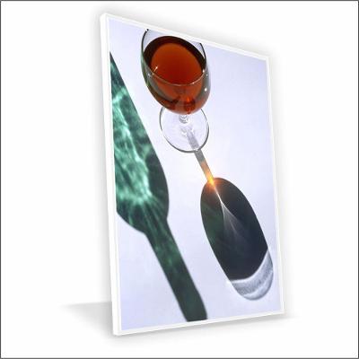 Quadro Vinho E Sombra Vinil Com Vidro Tamanho-moldura 70x50 Caixa Cor Branca