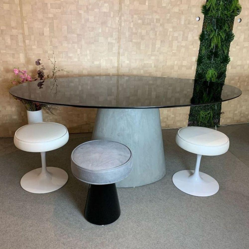 Mesa De Jantar Cone Oval 244x137 Cm Base Cimento Queimado Tampo Laqueado Preto - 2