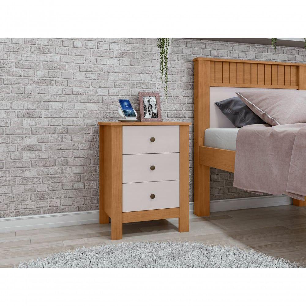 Mesa De Cabeceira 3 Gavetas Maggiore Amendoa Clean Off White. - 4