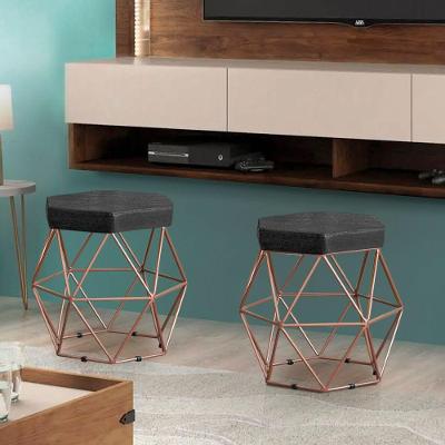 Puff Decorativo Onix Com Armação Bronze Para Sala Em Linho
