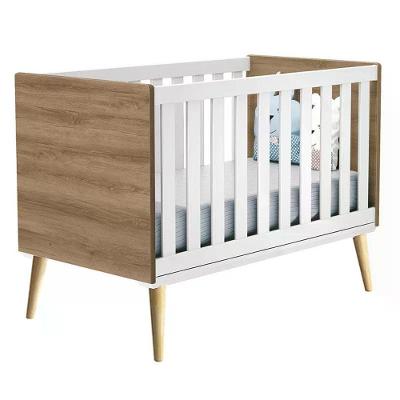 Berço Americano Mini Cama Theo MDF Branco Fosco Mezzo com Pés Madeira Natural