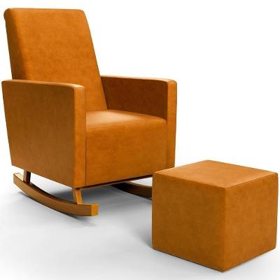 Poltrona De Amamentação Com Balanço E Puff Ravena W01 Couríssimo Whisky - Lyam Decor