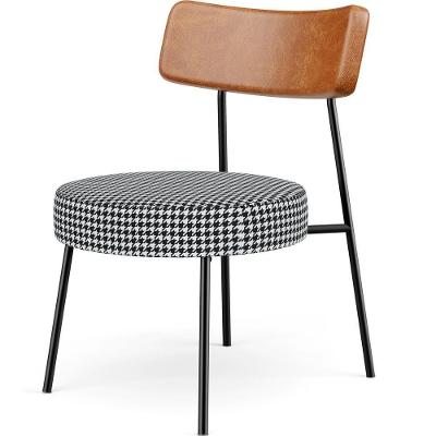 Poltrona Decorativa Londres L02 Para Sala De Estar Corino Veludo Caramelo Preto Lyam Decor