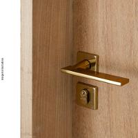 Kit Porta De Madeira 82 X 2.10 Friso Agatha Bat.misto 14cm Fech.ext Dourada Lado Esquerdo - Hale