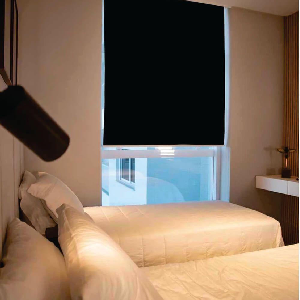 Persiana Rolo Blackout Pinpoint Preta - 2,30m X 1,70m - 5