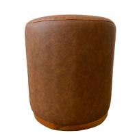 Puff Barcelona Decorativo Com Couro Caramelo E Base Madeira - 1