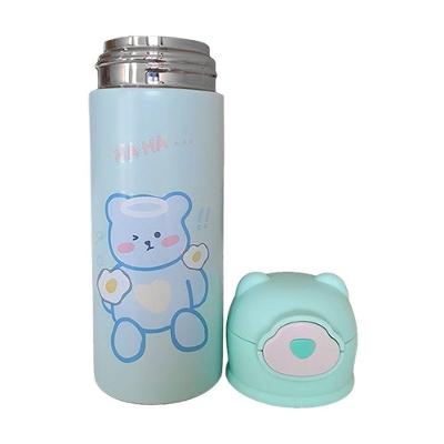 Garrafa Térmica De Ursinho Verde Infantil Com Canudo De Silicone E Trava 420ml Em Aço Inoxidável
