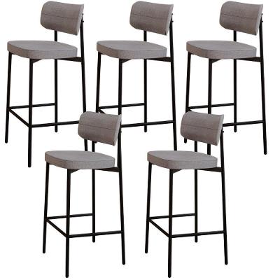 Kit 05 Banquetas Alta Bar Cozinha Sala de Jantar Kaira C01 Assento em Linho Estrutura em Aço Cinza