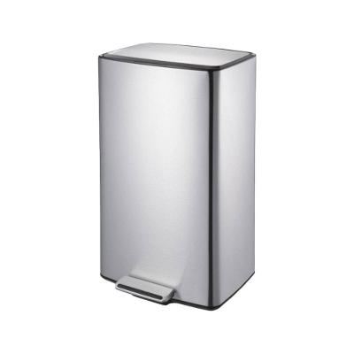 Lixeira Retangular C- Pedal E Balde 40 L Aço Inoxidável Escovado Linha Plana Brinox