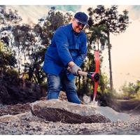 Picareta Estreita Metálica Leve Tramontina Tamanho 4 Com Cabo De Madeira 90 Cm