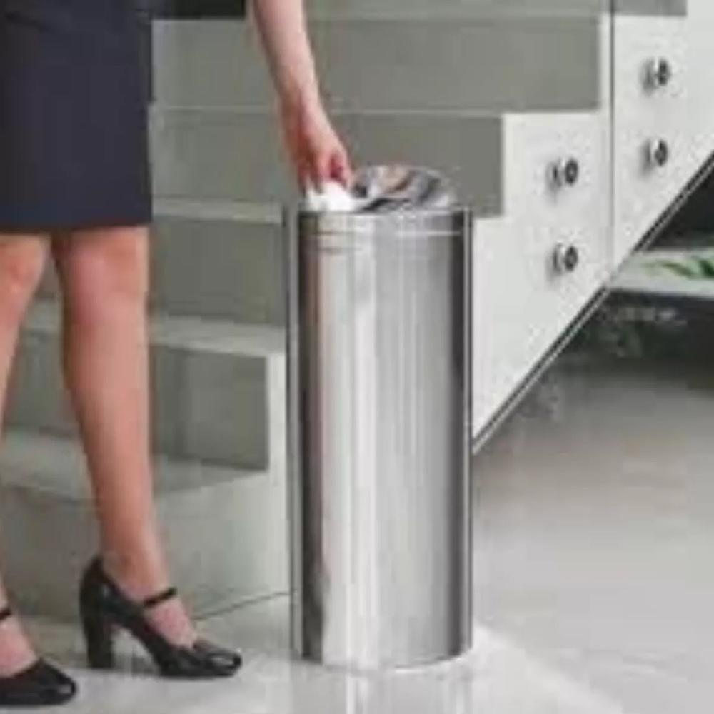 Lixeira Inox Basculante 20 Litros Grande Cesto Lixo Vai Vem Aço Prateada Escritorio Cozinha Banheiro - 3