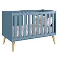 Dormitório Theo 3 Portas Azul Com Pés Madeira Natural E Colchão D18 Branco Reller Móveis