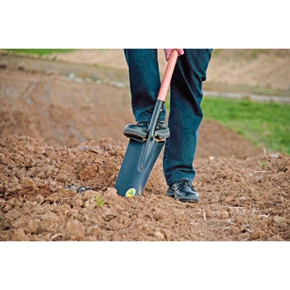 Pá Meia-lua Tramontina 426-00 Em Aço Com Cabo De Madeira 74 Cm Com Empunhadura Metálica Ergonômica - 4
