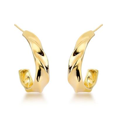 Argola Torcida Luxo: Brincos Exclusivos Com Banho De Ouro 18k