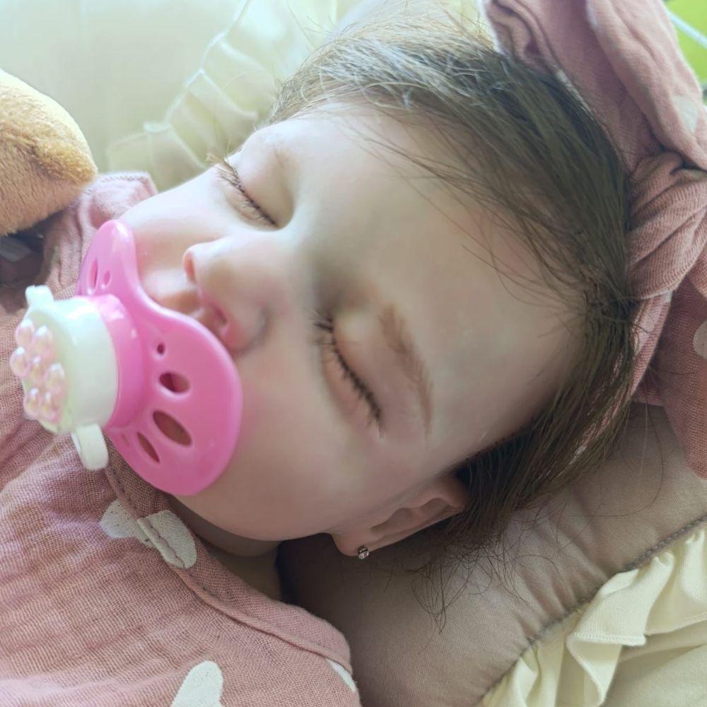 Bebê Reborn Menina Artesanal Olhos Fechados Toda De Silicone De Vínil Macia - 6