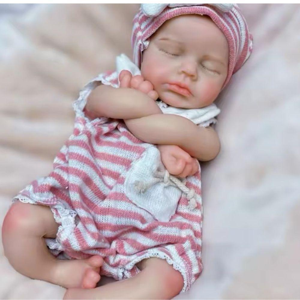 Bebê Reborn Menina Toda De Silicone Sólido Artesanal Olhos Fechados Cabelo Implantado Fio A Fio - 2