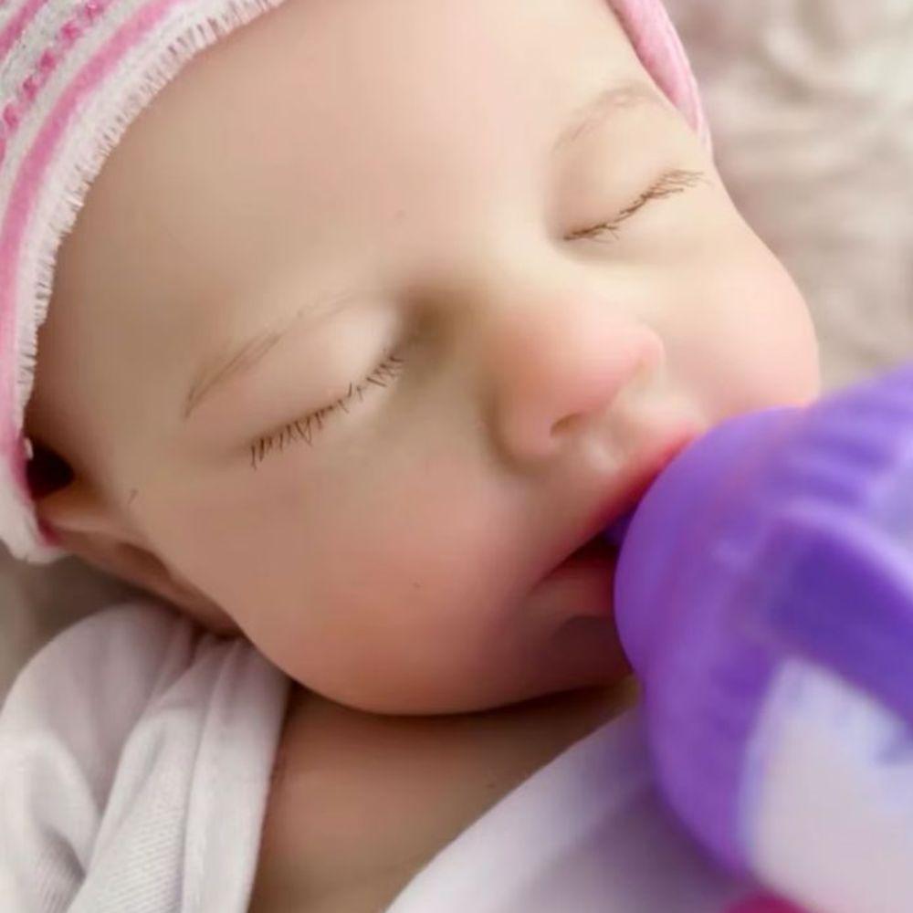 Bebê Reborn Menina Toda De Silicone Sólido Artesanal Olhos Fechados Cabelo Implantado Fio A Fio - 6