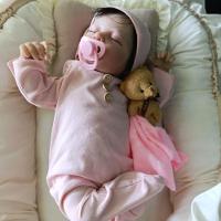 Bebê Reborn Menina Olhos Fechados Cabelo Fio A Fio Macio Corpo De Pano Macio Artesanal - 7