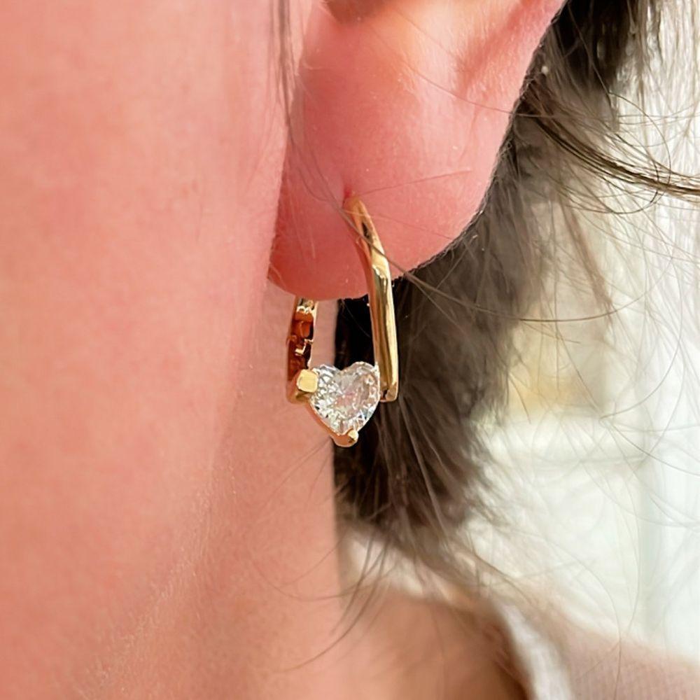 Argolas Com Luminoso Coração Banhadas A Ouro 18k – Elegância Pura Dourado - 3