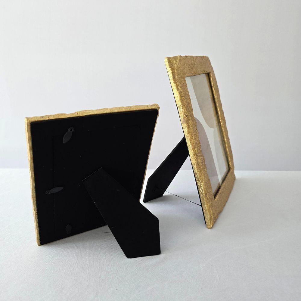 Porta Retrato Em Resina Dourada Fundo Veludo 10 X 15cm - 5