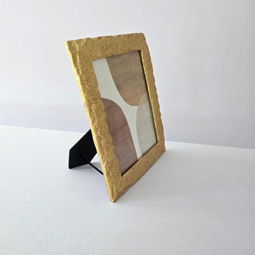 Porta Retrato Em Resina Dourada Fundo Veludo 10 X 15cm - 7