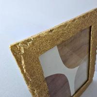 Porta Retrato Em Resina Dourada Fundo Veludo 10 X 15cm - 3