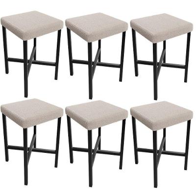 Kit 6 Banquetas Stella Assento Poliéster Estrutura em Aço Baixa Fixa Creme para Cozinha