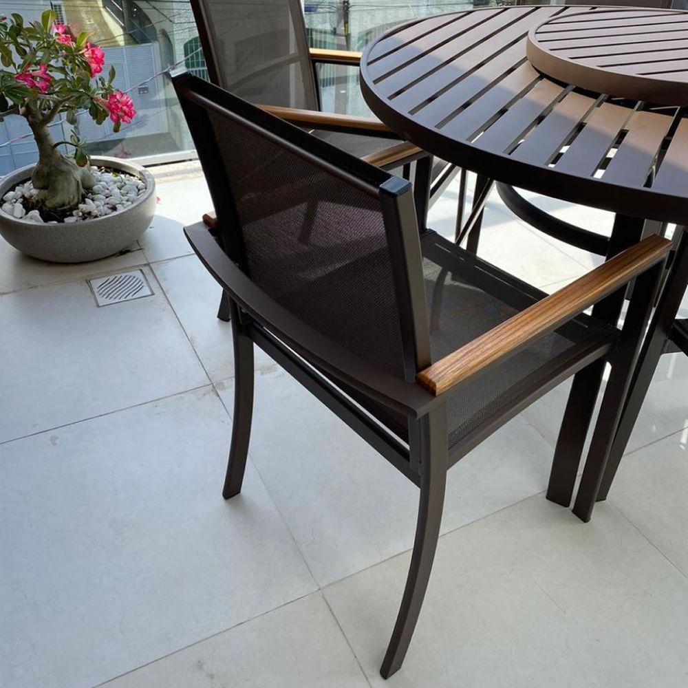 Poltrona Cadeira De Jantar Amélia Tela Sling E Alumínio Com Braço Detalhe Madeira Marrom - 3