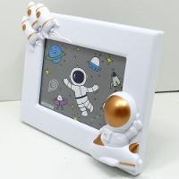 Porta Retrato Moldura Espacial Astronauta Branco Foguete 3d - 3