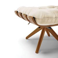 Kit 02 Puffs Giratório Costela Suede Bege Base Madeira