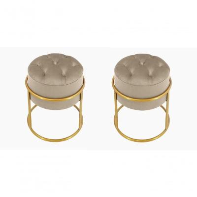 Kit 2 Puff Banqueta Estofado Decorativo Base De Ferro Capitonê Suede Bege Do Lar Móveis E Decoração