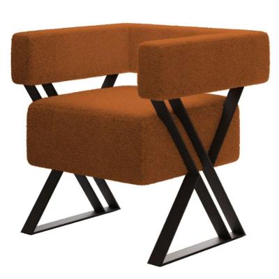 Poltrona Decorativa Sara Pés De Metal Estilo Industrial Bouclé Terracota