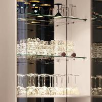 Cristaleira Aura 2 Portas De Vidro E 1 Gaveta Castanho-off White - Hb Móveis Castanho-off White