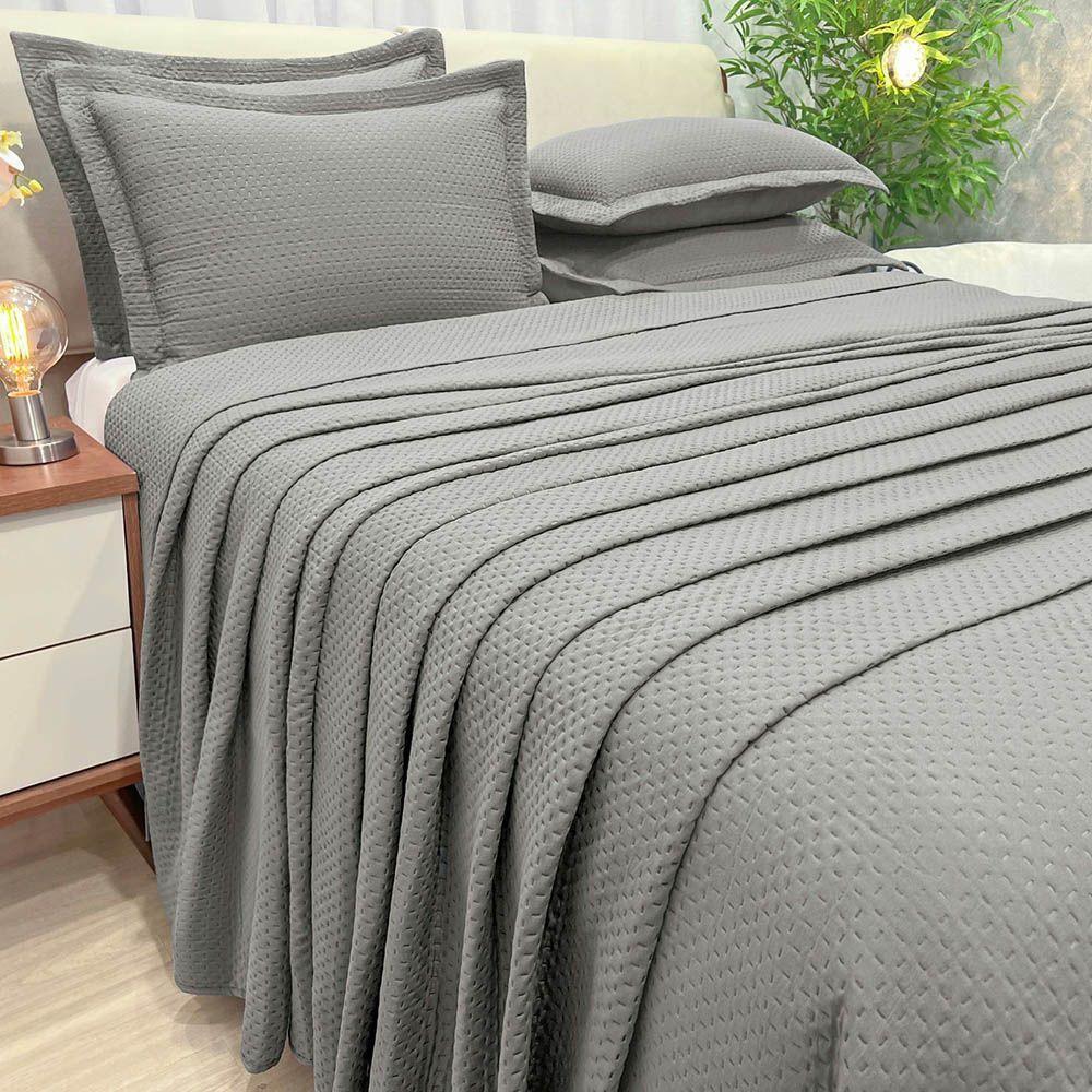 Kit Cobre Leito Colcha Jade Queen 3 Peças Percal 300 Fios Clássico - Cinza - 100% Poliéster - 1
