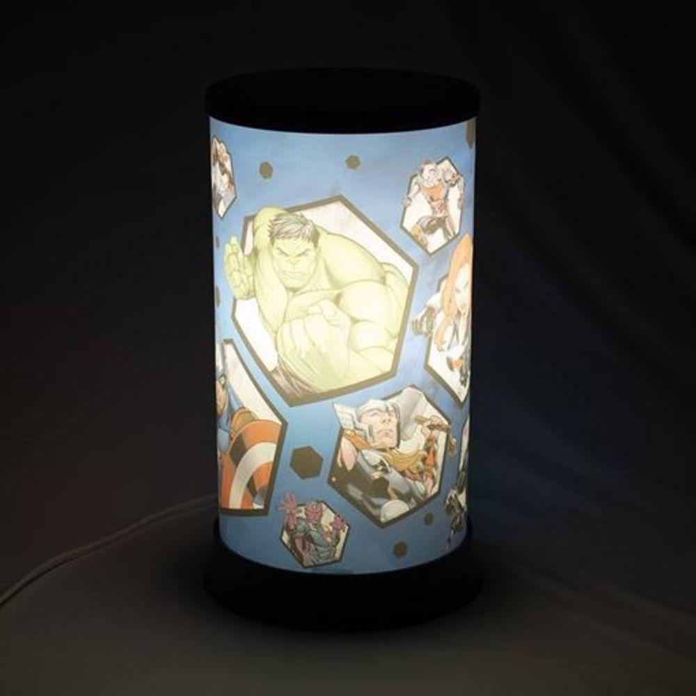 Ilumine Seu Espaço Com A Luminária De Mesa Heróis Marvel - Estilo E Aventura! - 1