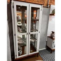 Cristaleira De Madeira 2 Portas E Espelho Pés Luíz Xv - Branco Laca Com Tampo E Base Imbuia Glazer - 3