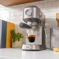 Kit Cafeteira Espresso Compacta e Moedor de Café Elétrico Oster 220V