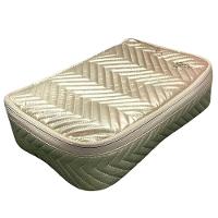 Bolsa Necessaire Estilo Matelassê Chevron Metálico Dourado - 1