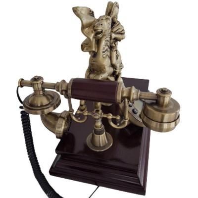 Telefone Antigo Retrô De Mesa Em Resina E Metal 27cm X 30cm X 30cm