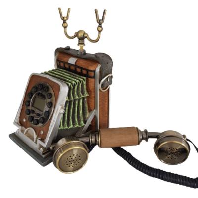 Telefone Antigo Retrô De Mesa Em Resina E Metal 26cm X 20cm X 22cm