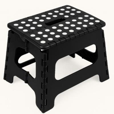 Banco Dobravel Portatil Resistente 130kg Plastico Infantil Adulto Escada Cozinha Banheiro Camping Anti Derrapante Preto