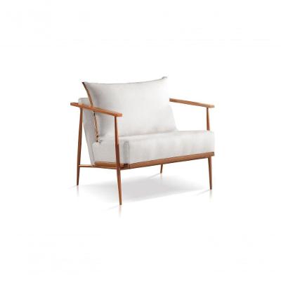 Poltrona Mari Linho Off-white Base Cobre Confort Sala