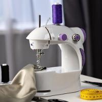 Mini Maquina De Costura Eletrica Bivolt Portatil Reta Com Pedal Kit Bobinas Agulha Domestica
