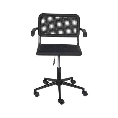 Cadeira Or-1158 Em Pp Com Braço E Base Rodízio Or Design Preto