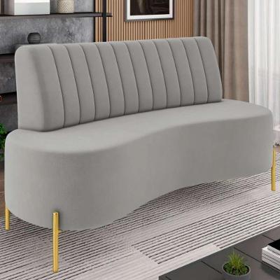 Sofá 2 Lugares 135cm Pés Aço Dourado Tamar Veludo Cinza Z08 - Mpozenato