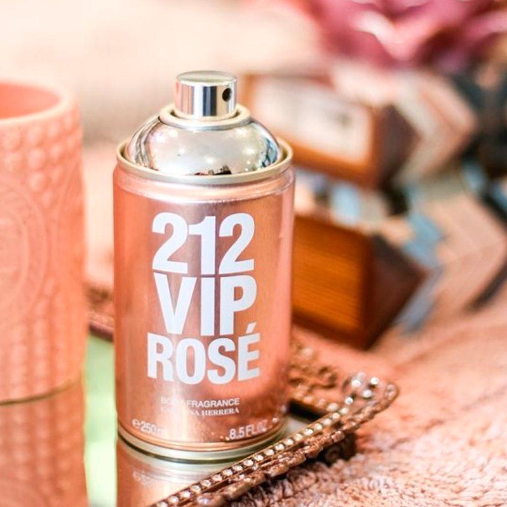 Perfume Carolina Herrera 212 Vip Rose Body Spray Feminina 250ml - 2