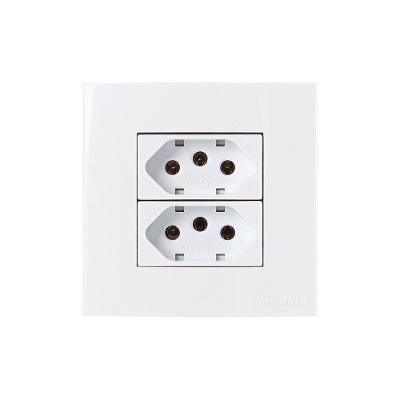 Placa Para Móveis 80x80 Com Tomada Dupla Margirius Sleek 2p+t 20a Branca