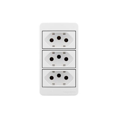 Placa Para Condulete Caixa 3/4" Com Tomada Tripla Margirius Sleek 2p+t 20a Branca Branco