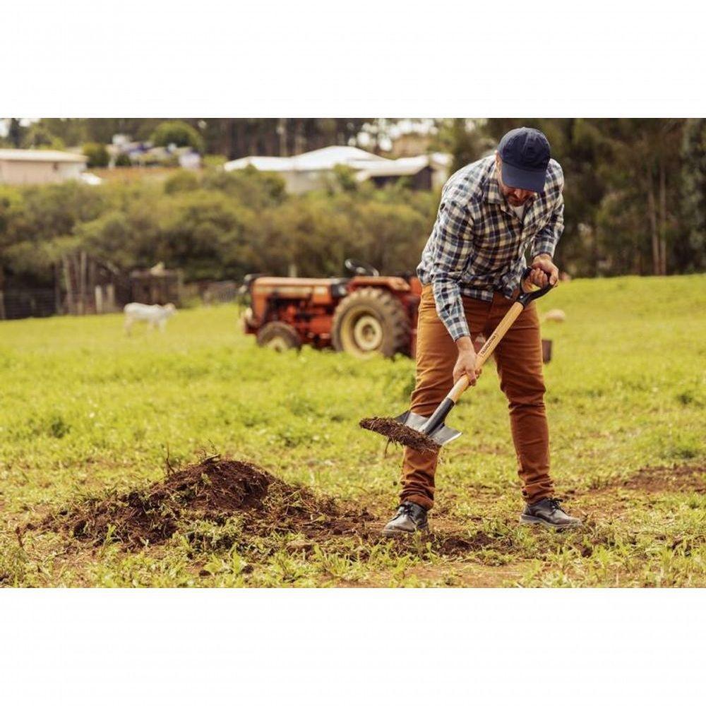 Pá Quadrada Tramontina Em Aço Com Cabo De Madeira 71cm 464-40 - 2