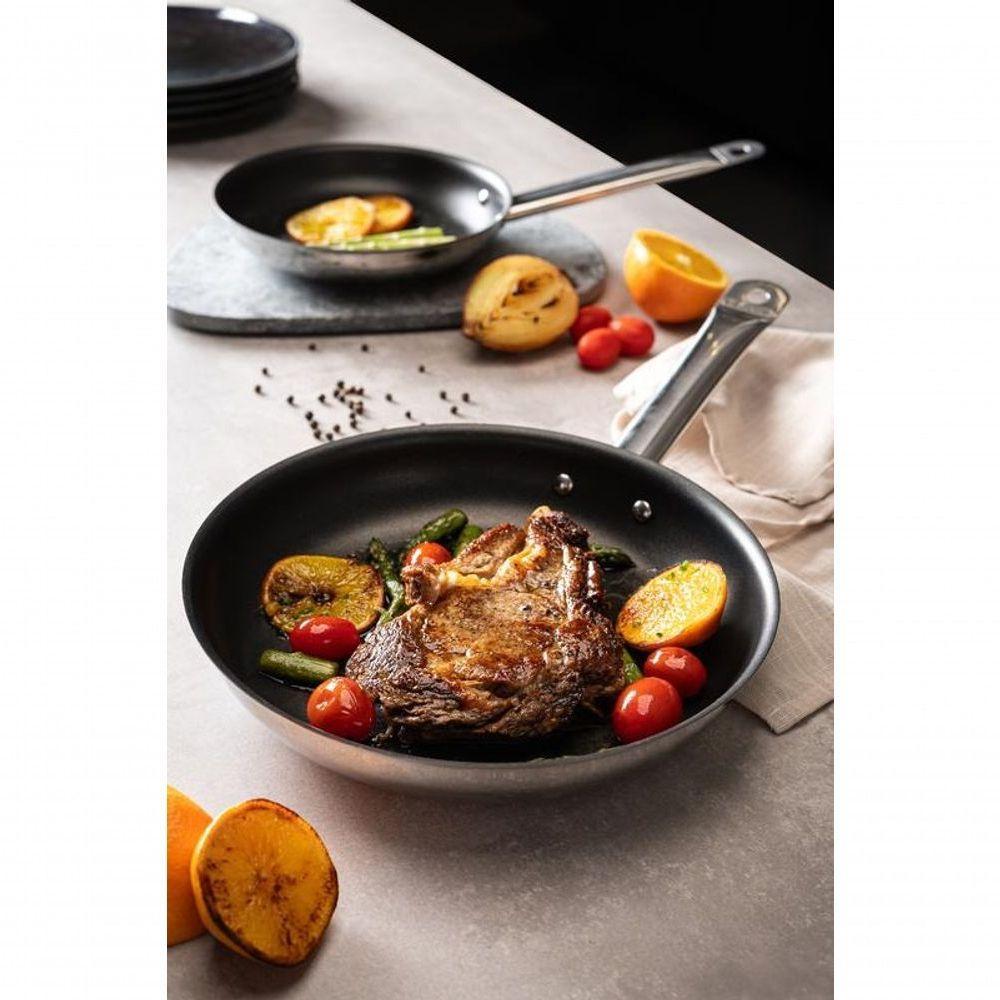 Frigideira Tramontina Rasa Professional Em Aço Inox E Revestimento Antiaderente 26cm - 2